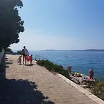 بيت للعطل Maja تروغير