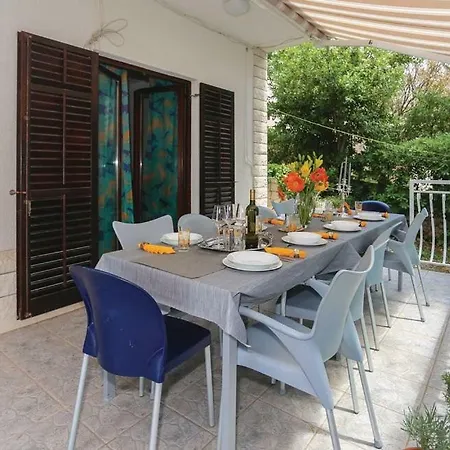 Maja Hébergement de vacances *